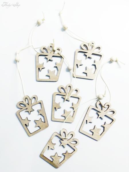 6 Holzanhänger Geschenk mit Sternen